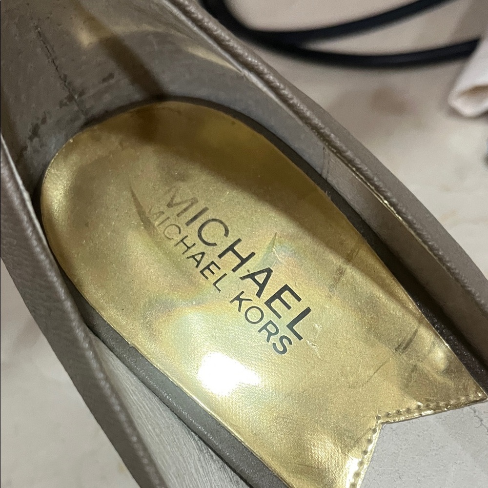 Michael Kors Taupe Pumps